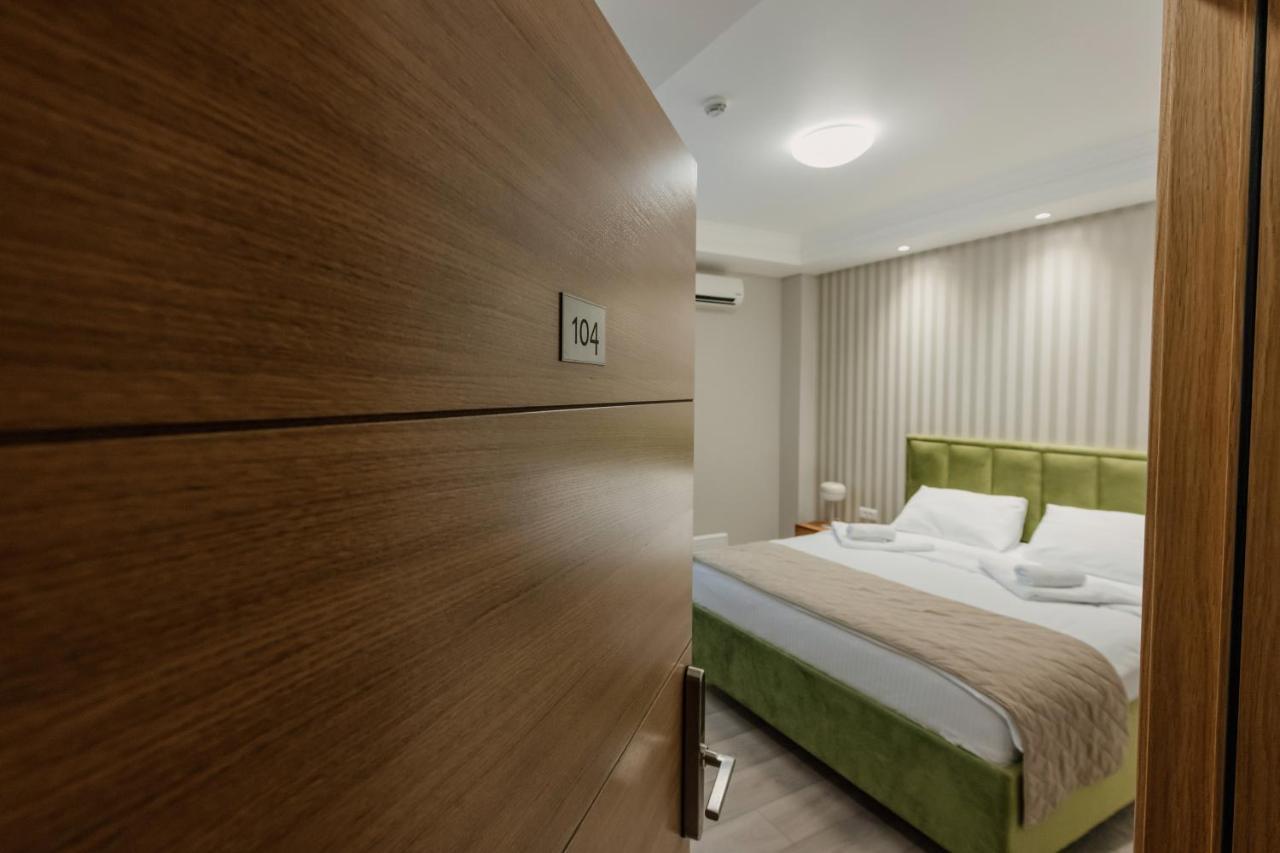 Hotel Beli Dvor Cacak Luaran gambar