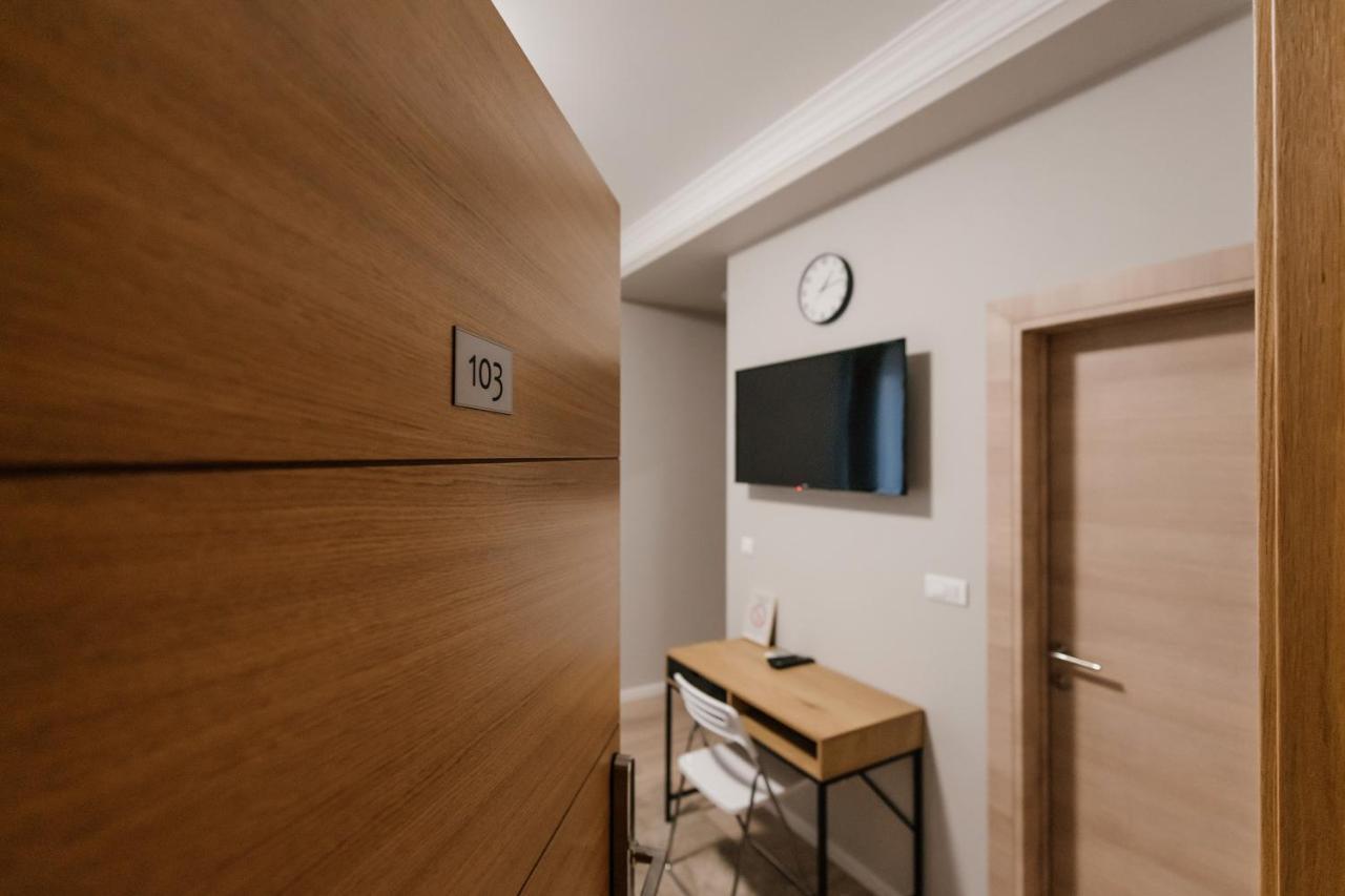 Hotel Beli Dvor Cacak Luaran gambar