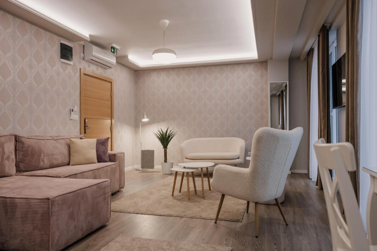 Hotel Beli Dvor Cacak Luaran gambar