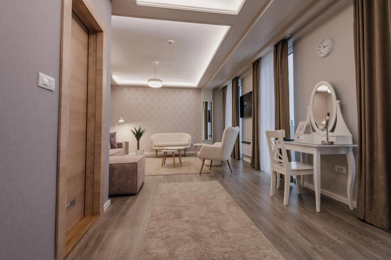Hotel Beli Dvor Cacak Luaran gambar