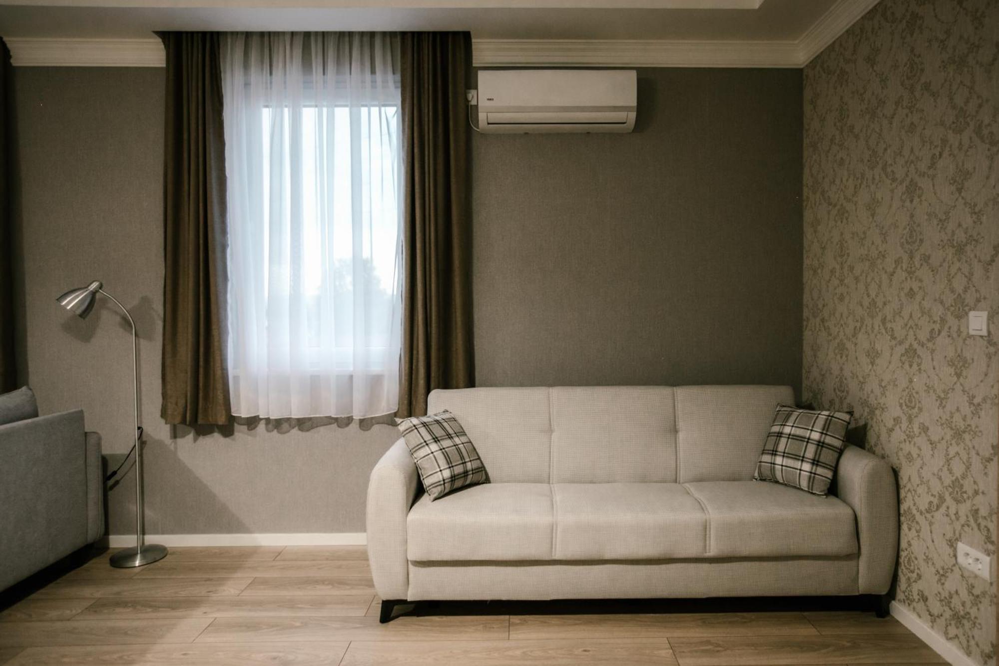 Hotel Beli Dvor Cacak Luaran gambar