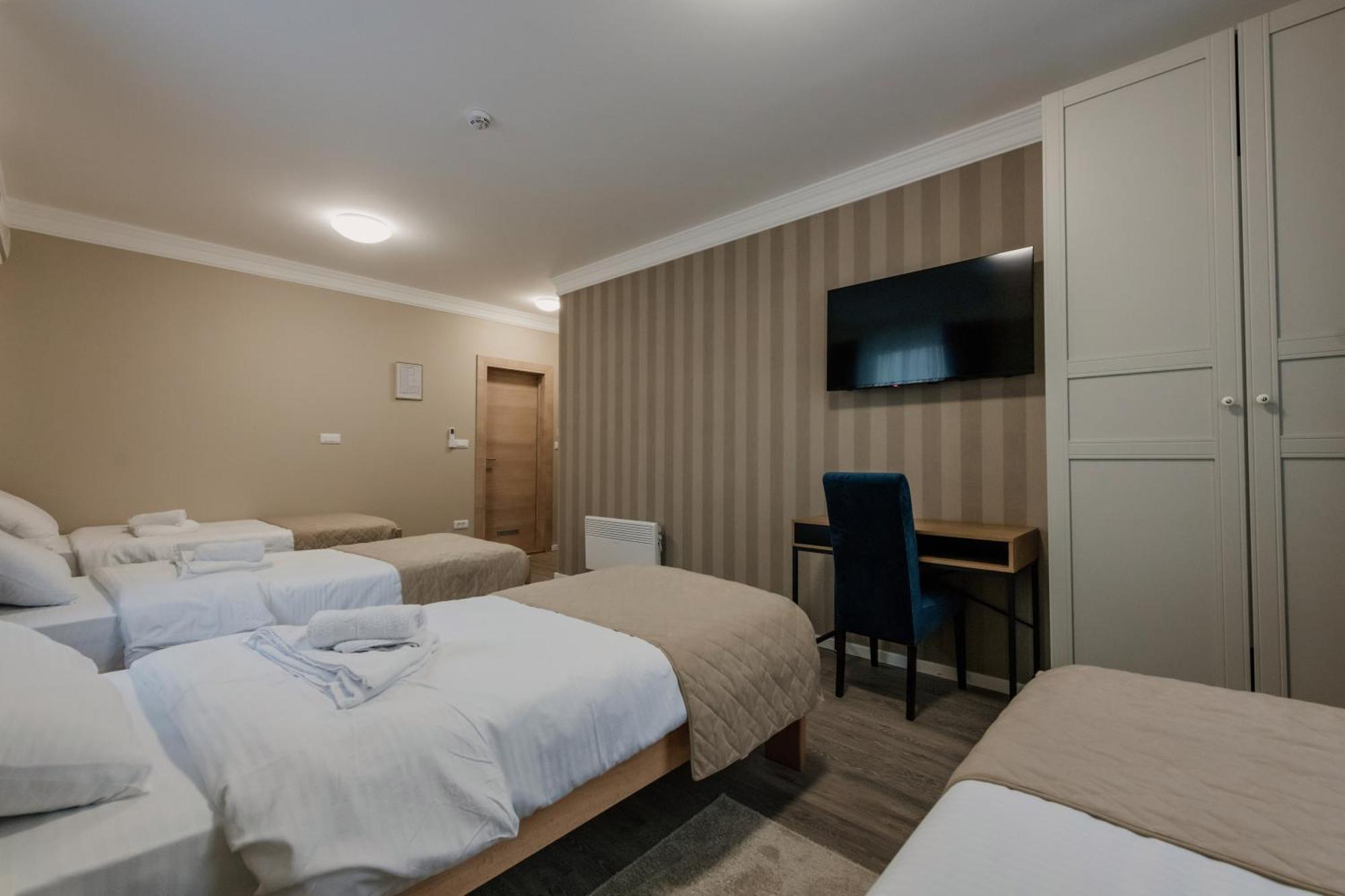 Hotel Beli Dvor Cacak Luaran gambar