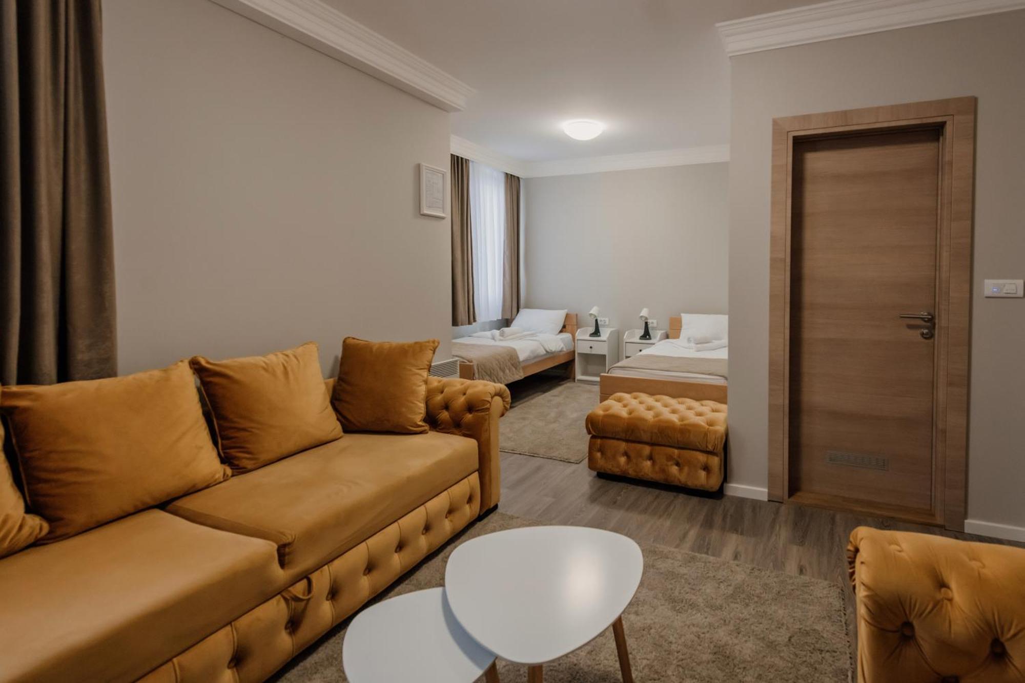 Hotel Beli Dvor Cacak Luaran gambar