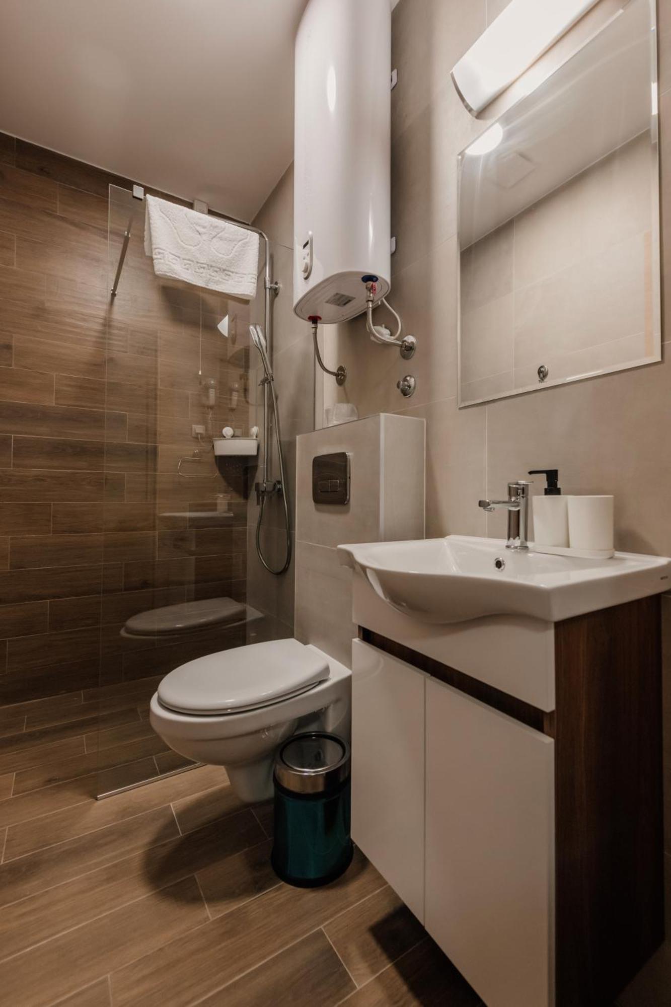Hotel Beli Dvor Cacak Luaran gambar