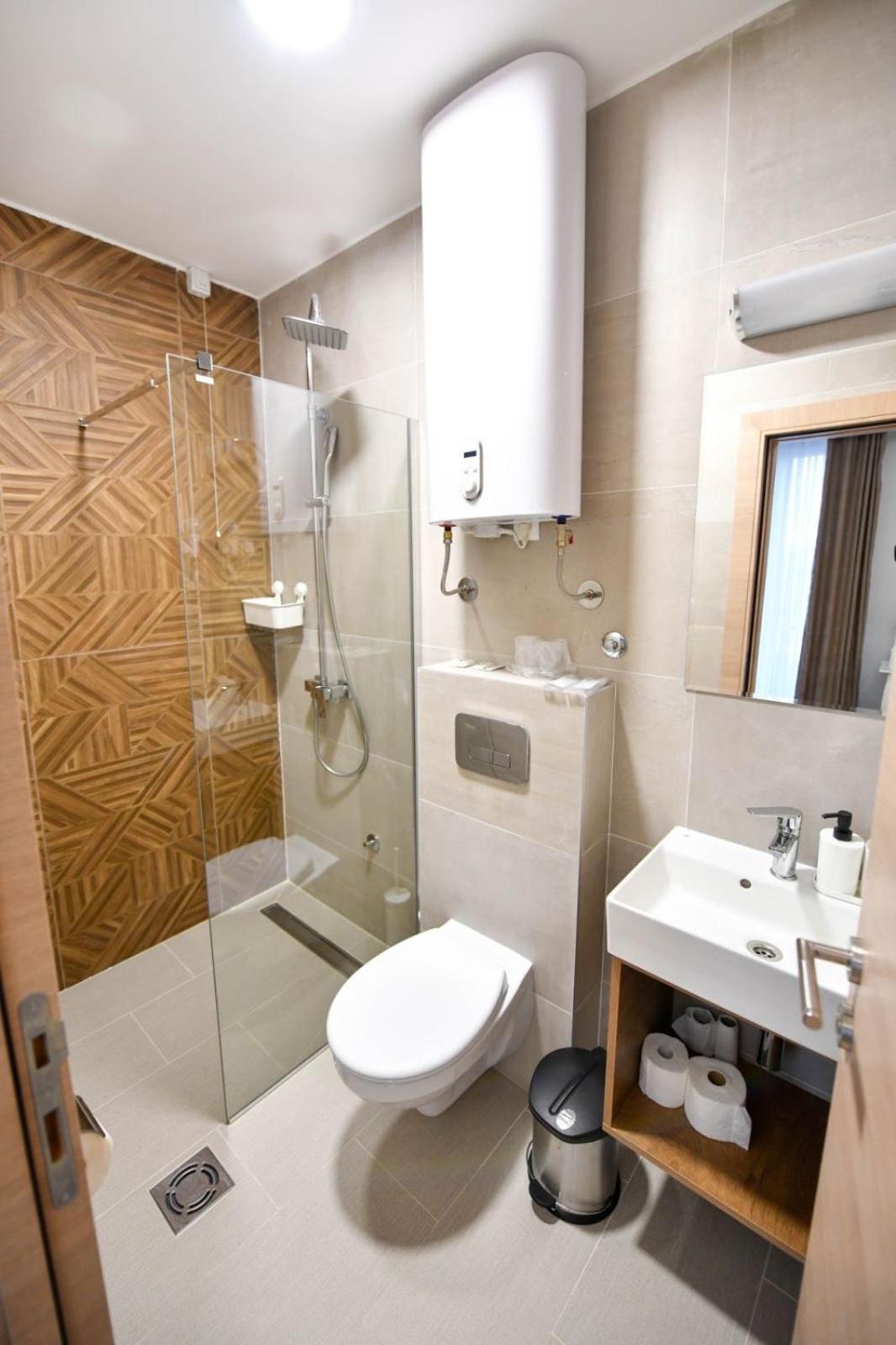 Hotel Beli Dvor Cacak Luaran gambar