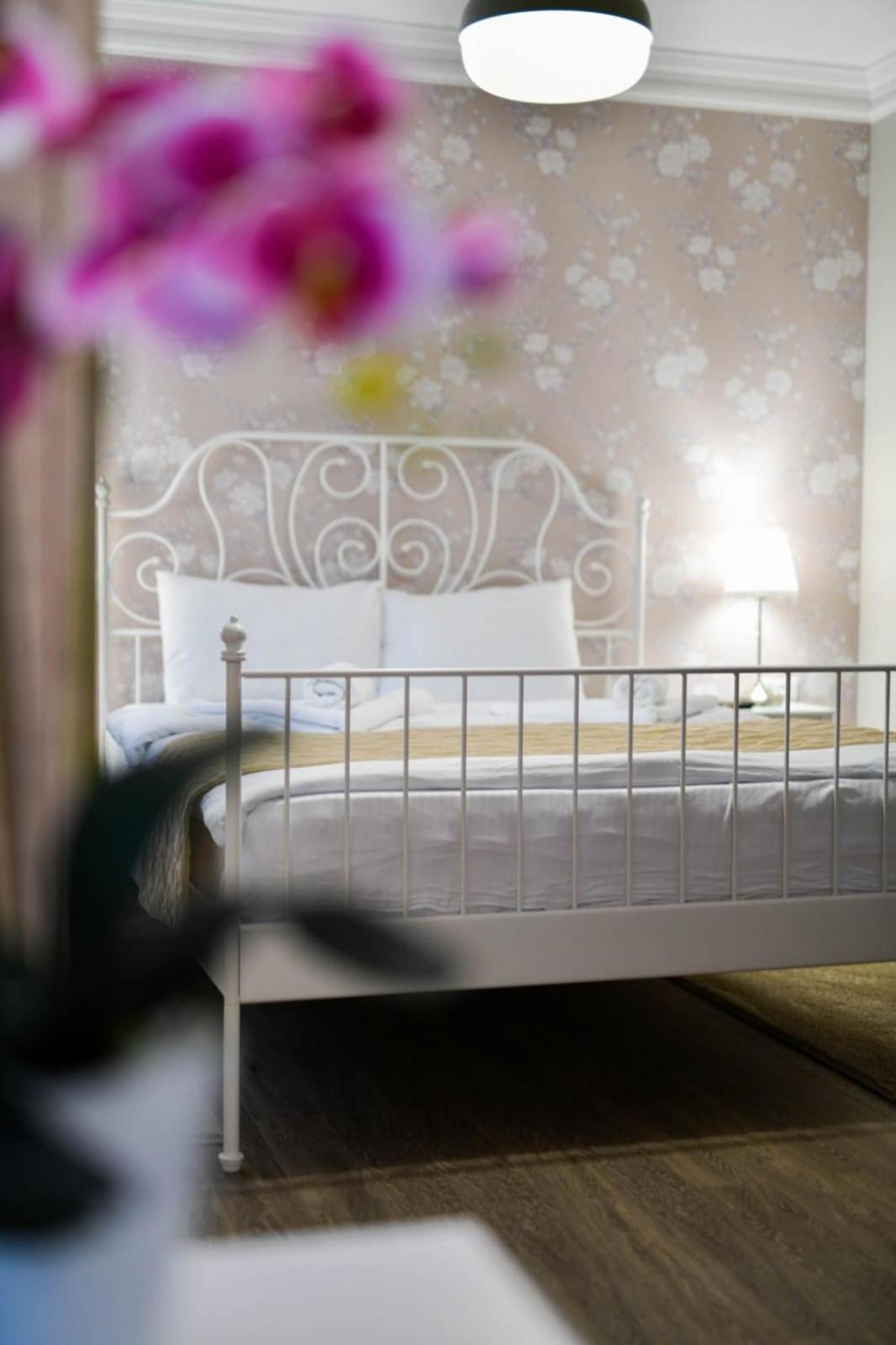 Hotel Beli Dvor Cacak Luaran gambar