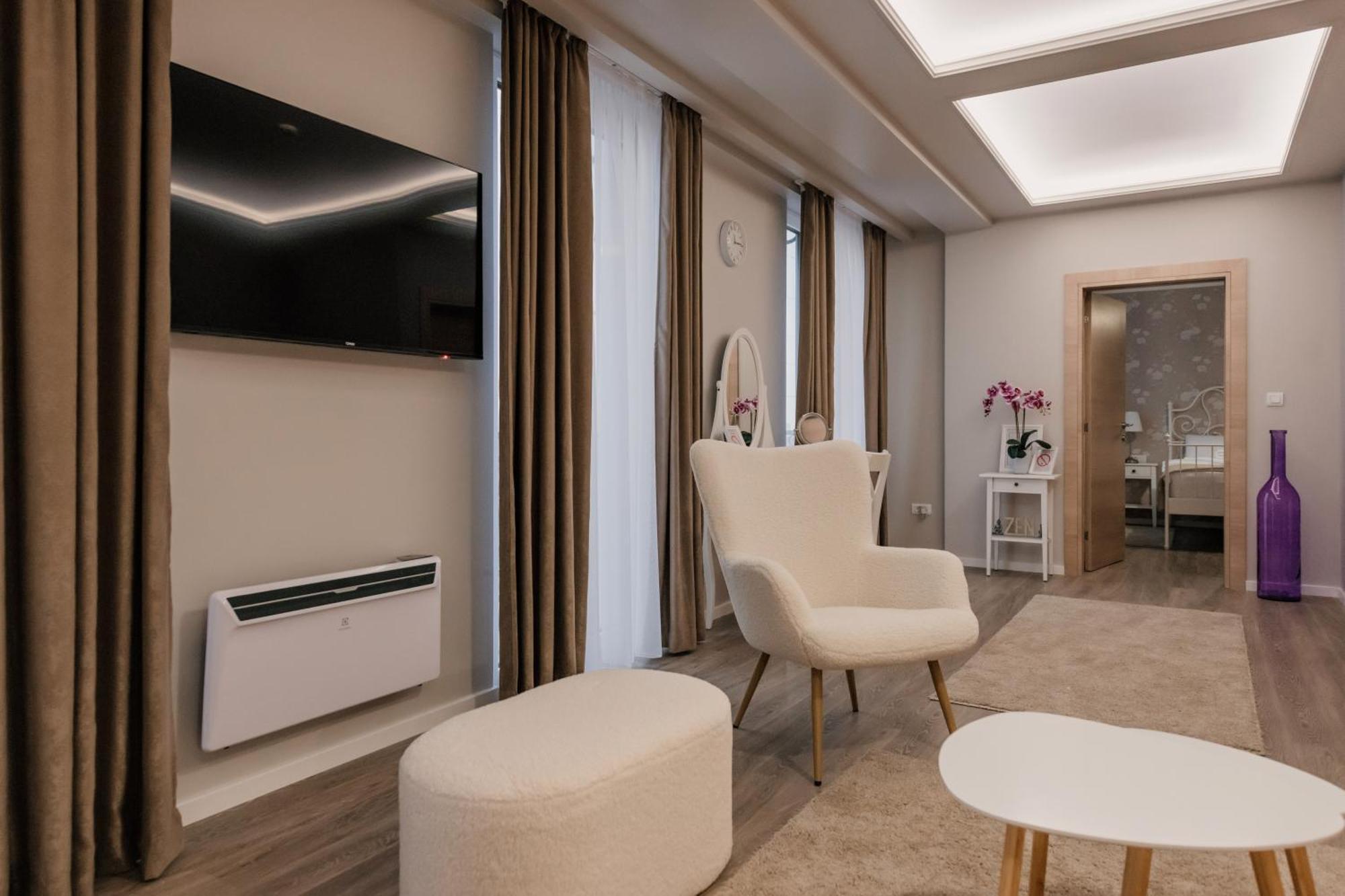 Hotel Beli Dvor Cacak Luaran gambar