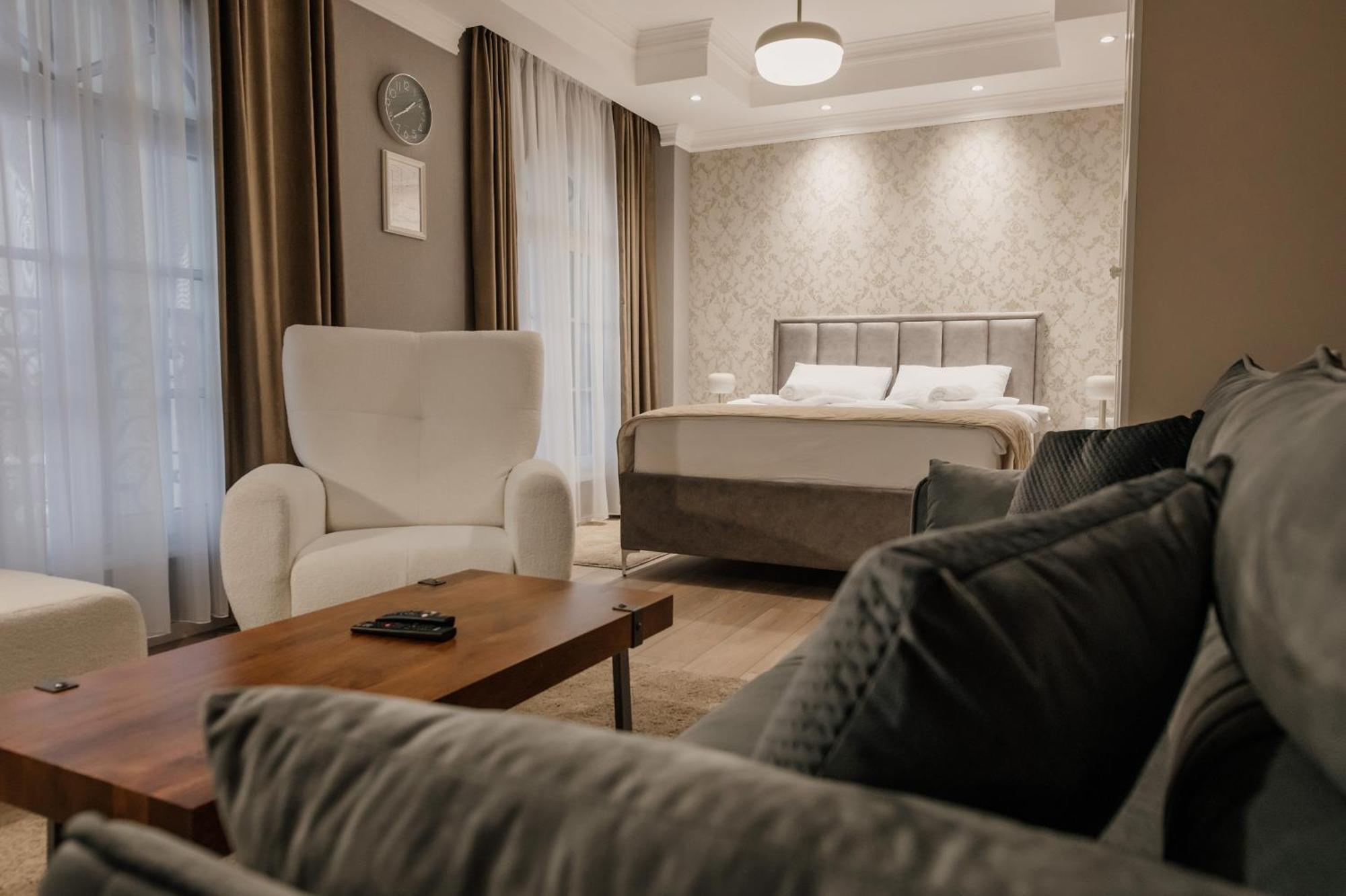 Hotel Beli Dvor Cacak Luaran gambar