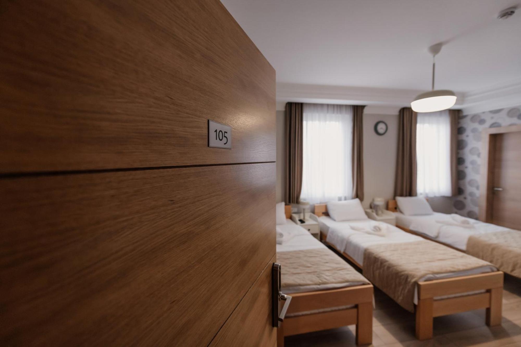 Hotel Beli Dvor Cacak Luaran gambar