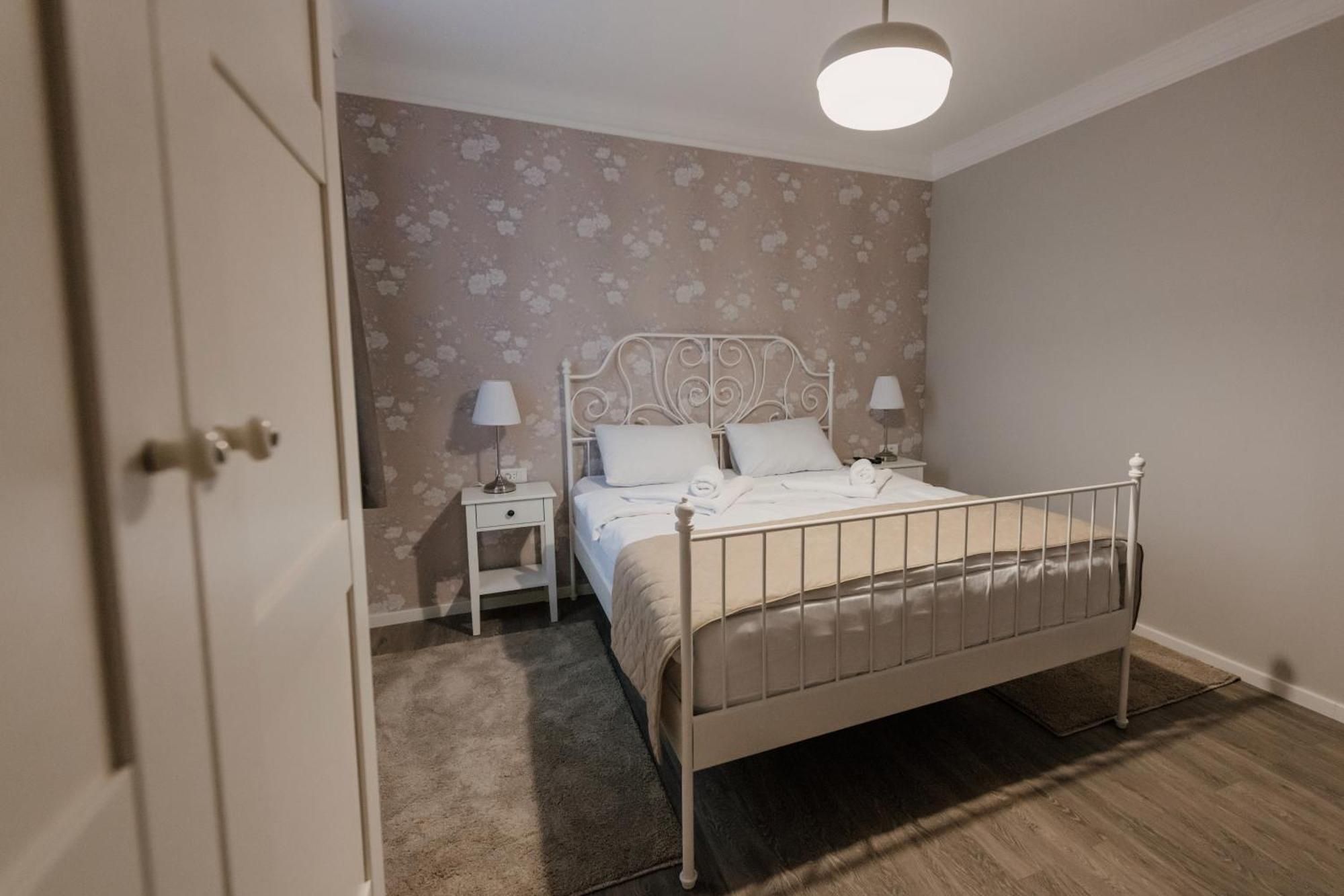 Hotel Beli Dvor Cacak Luaran gambar