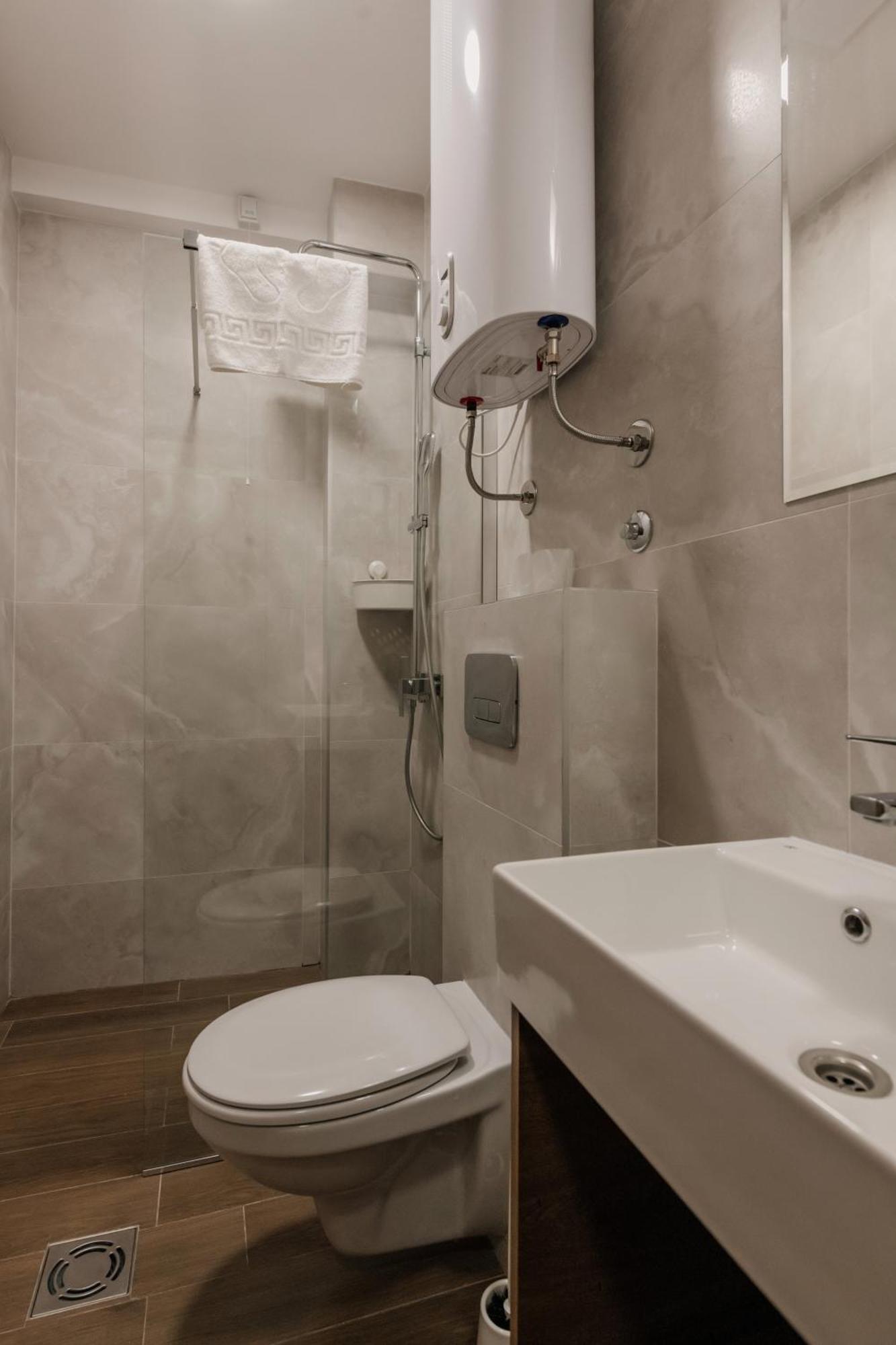 Hotel Beli Dvor Cacak Luaran gambar
