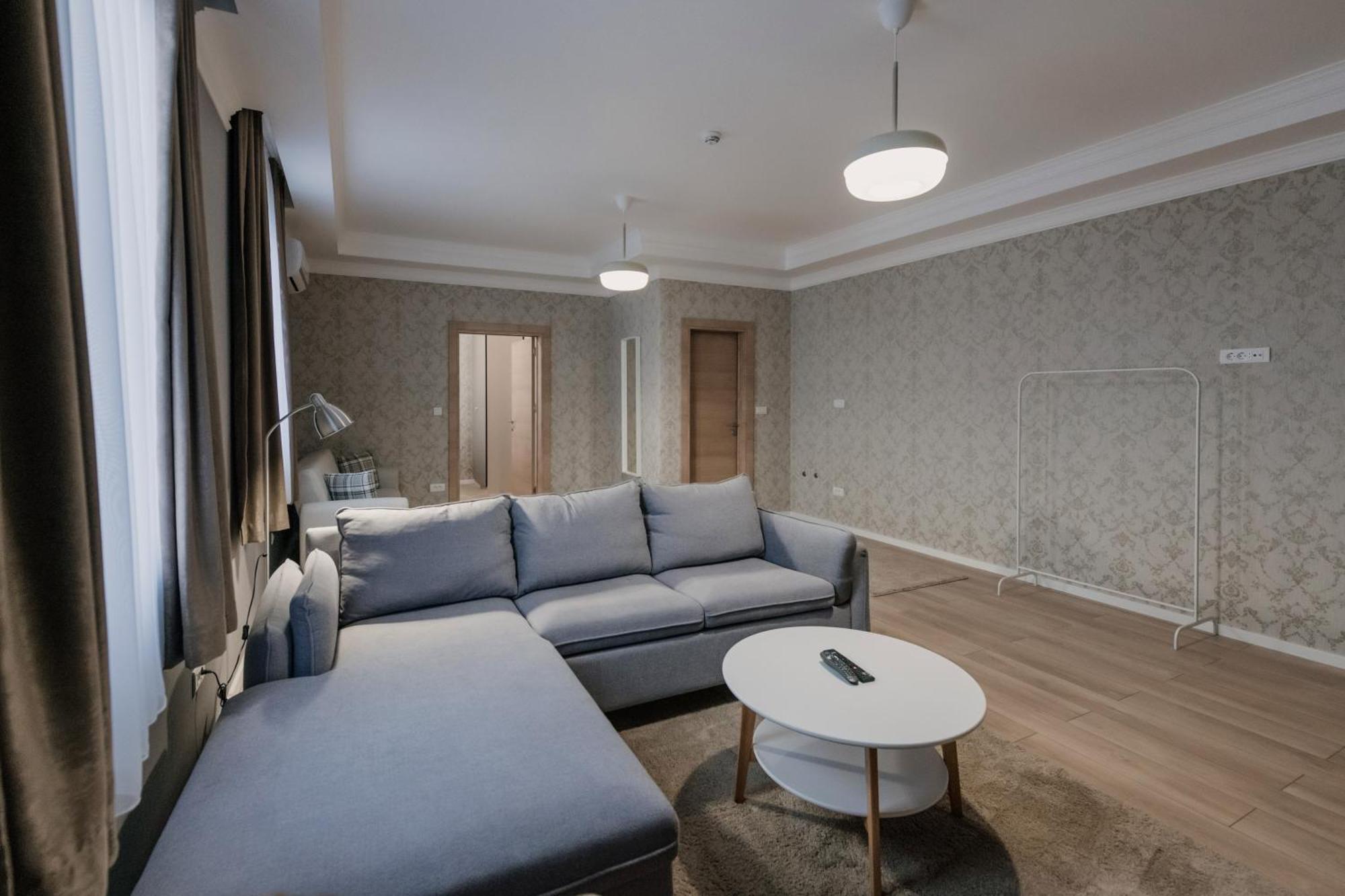 Hotel Beli Dvor Cacak Luaran gambar