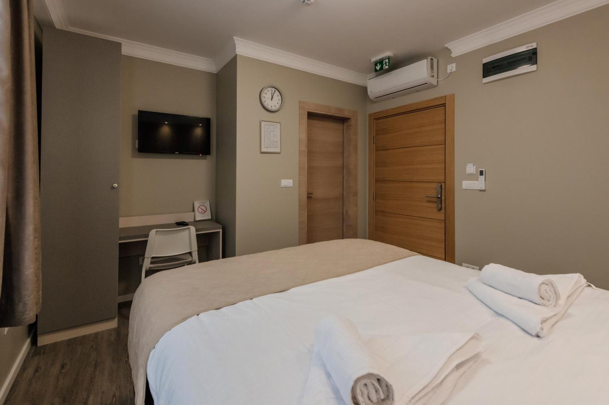 Hotel Beli Dvor Cacak Luaran gambar